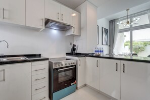 Premium Villa, City View | Private kitchen