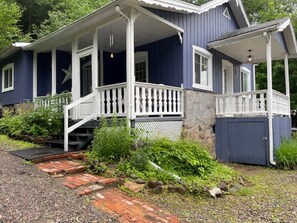 Exterior - Cozy Private Home - Amazing Location - Mont-Tremblant (Old Village) (Mont-Tremblant)