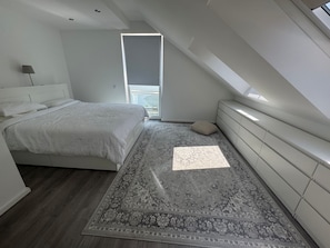3 chambres, fer et planche à repasser, accès Internet, draps fournis