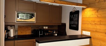 2-room apartment, sleeps 4/5, at the foot of the slopes, close to shops and activities