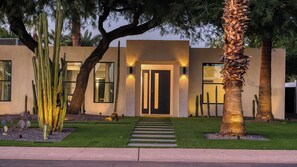 Exterior detail - Desert Haven: 4BR w/ Pool, Grill & Chef’s Kitchen (Scottsdale)