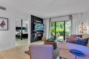 2 habitaciones, escritorio, tabla de planchar con plancha y wifi gratis 