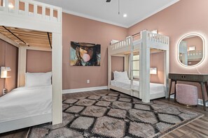 3 bedrooms, iron/ironing board, free WiFi, bed sheets