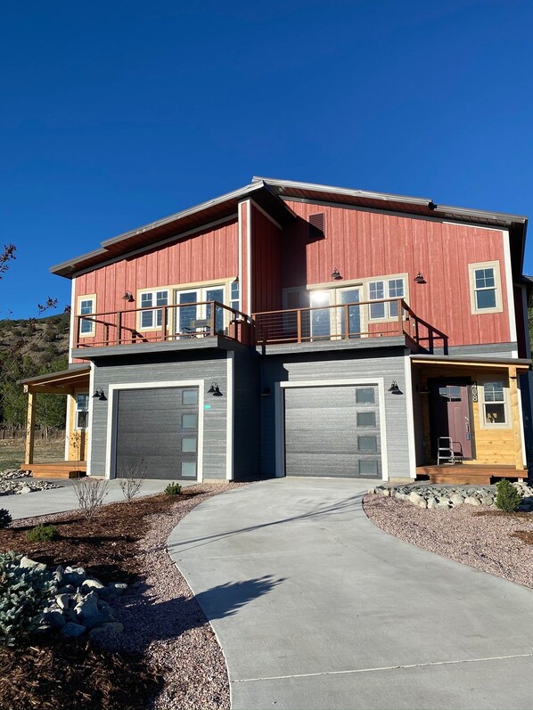 Exterior - Find your quiet in this peaceful 3-bedroom getaway near the Arkansas River (Salida)