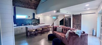 Unique Cabin getaway near Geode