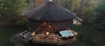 Unique Circle-House: Hot-Tub, Fireplace, Hiking