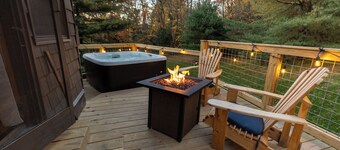 Unique Circle-House: Hot-Tub, Fireplace, Hiking