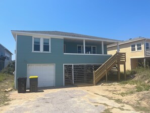 Exterior - Charming 3-bedroom cottage with an Ocean View! (Kitty Hawk)