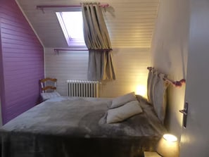 3 chambres, fer et planche à repasser, Wi-Fi, draps fournis