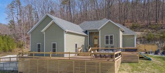 RRG Arch Fun House - Theatre, Game Room, Hot Tub & Views