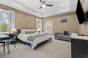 5 bedrooms, iron/ironing board, free WiFi, bed sheets - RRG Arch Fun House -  Theatre, Game Room, Hot Tub & Views (Stanton)