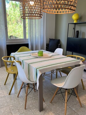 Dining - Villa à la Madrague (Beach and Golf Chiberta Anglet ) (Anglet)