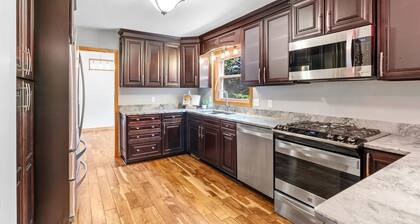 Olive + Oak - A Peaceful Family Retreat Close To Everything