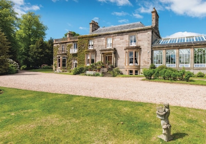 Escape to Serene Georgian Estate, near Edinburgh - Stunning Apartment