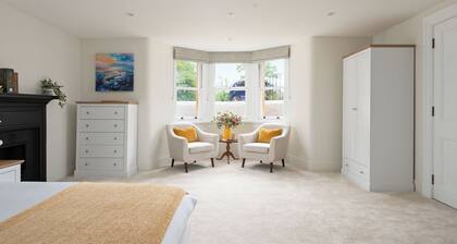 Escape to Serene Georgian Estate, near Edinburgh - Stunning Apartment