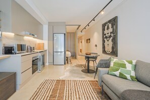 TV - Charming Green Point Apartment | (Cape Town)