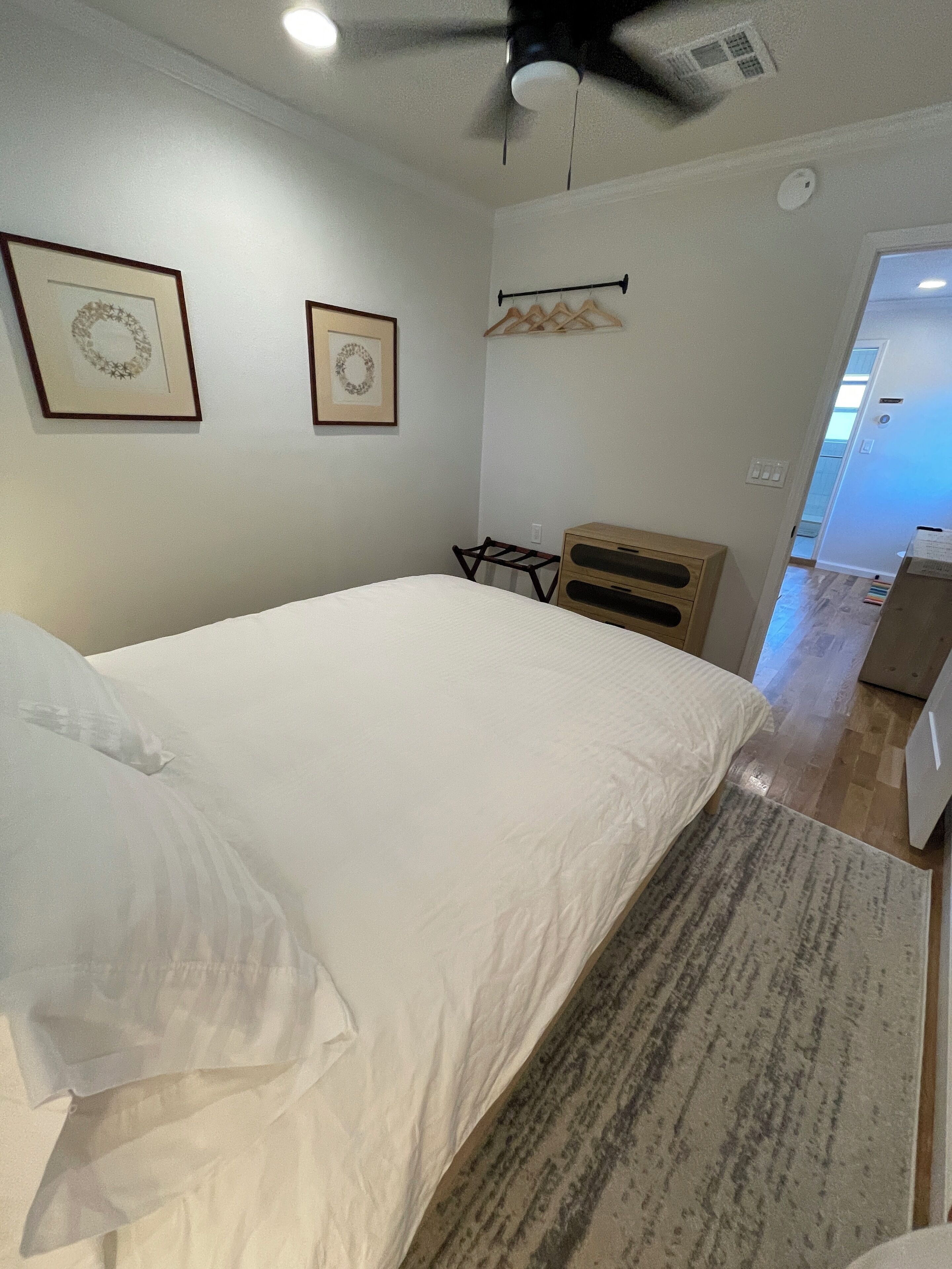 2 chambres, fer et planche à repasser, accès au Wi-Fi (inclus)
