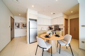 Premium appartement, balkon, uitzicht op de baai | Dineren op de kamer