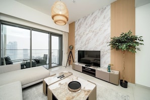 Premium Apartment, Balcony, Bay View | Living room