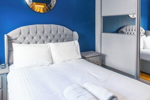 2 bedrooms, iron/ironing board, free WiFi, bed sheets