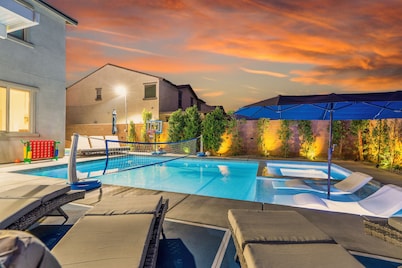 Oh La la Coachella, Pool, Spa, BBQ, Games, Sleeps 23