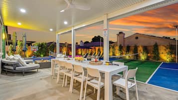 Outdoor dining