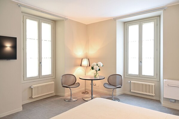 1 bedroom, iron/ironing board, WiFi, bed sheets - BORGOVICO 48 - Walkable stay Train, Center, Lake and Stadium (Como)