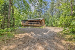 Exterior - Fire Pit + Gym + Arcade + Private Log Cabin + EV Charger (Thornton)