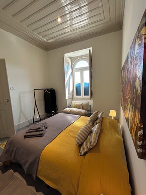 Iron/ironing board, WiFi, bed sheets - CASA DA ESCOLA - GOLEGÃ (Golegã)
