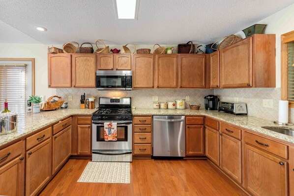 Microwave, oven, stovetop, dishwasher