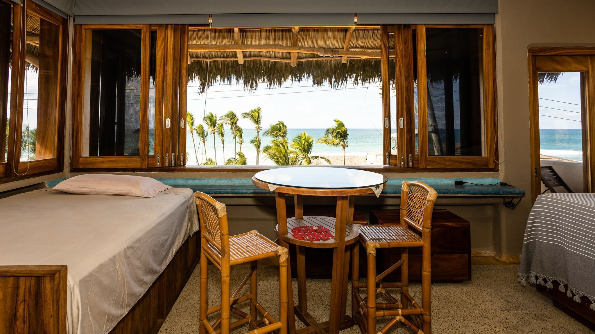 3 bedrooms, internet, bed sheets