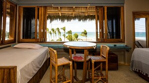 3 bedrooms, internet, bed sheets - Family Beach House (Litibú)