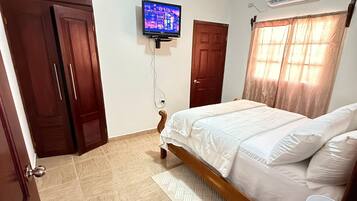 1 chambre, fer et planche à repasser, Wi-Fi gratuit, draps fournis