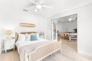 3 chambres, fer et planche à repasser, Wi-Fi, draps fournis