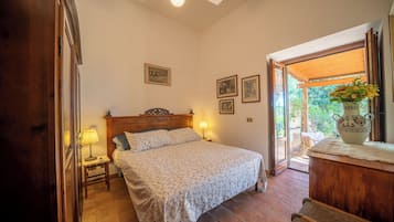 1 camera, ferro/asse da stiro, Wi-Fi, lenzuola