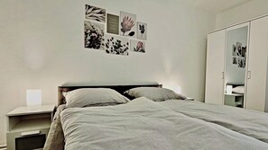 2 bedrooms, WiFi, bed sheets - Vacation apartment Berlin-Karow - quietly located & quickly in the center (Berlin)