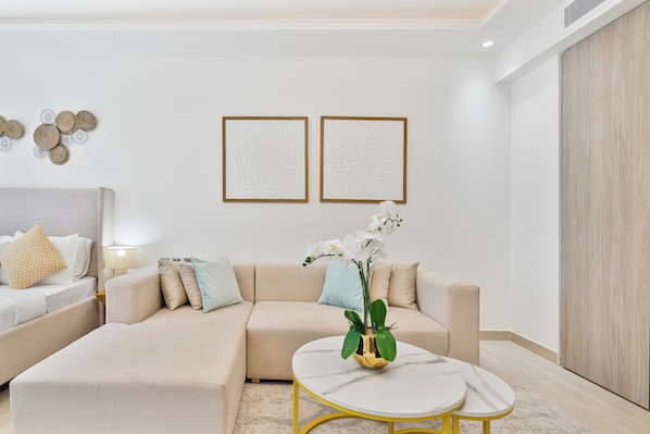 Premium Studio | In-room safe, blackout drapes, soundproofing, iron/ironing board