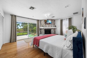 5 bedrooms, travel cot, free WiFi, bed sheets