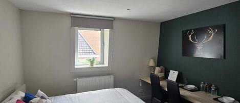 1 camera, ferro/asse da stiro, accesso a Internet, lenzuola