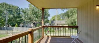 Spacious Country Family Haven in Lansing Kansas
