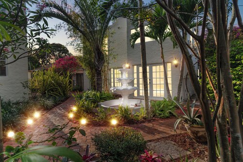 8 BR- Sleeps 22! WPB Resort w/Pool + Spa + Firepit