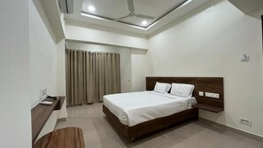 Deluxe Double Room - OG Inn (Chennai)