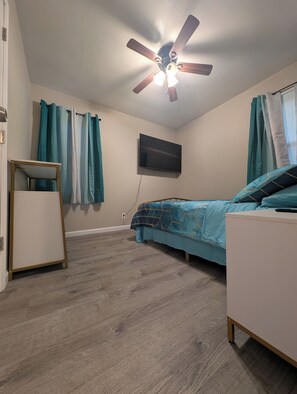 2 bedrooms, WiFi, bed sheets