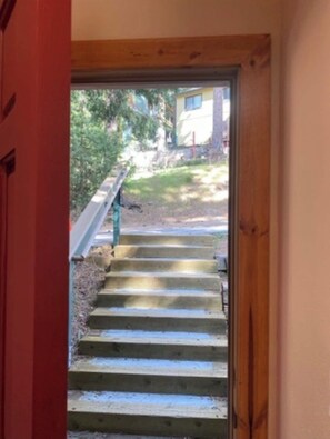 Interior - Cozy Mountain Cabin Getaway – Ski - Hike - Bike - Relax (Running Springs)