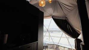 Tent, Kitchen, Lake View | Living area - Golden Circle Domes - Lake View (Selfoss)