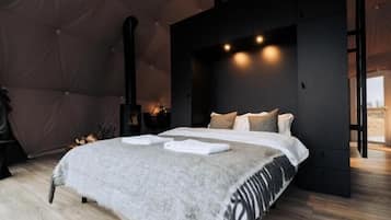 Tent, Kitchen, Lake View | Laptop workspace, free cribs/infant beds, free WiFi, bed sheets