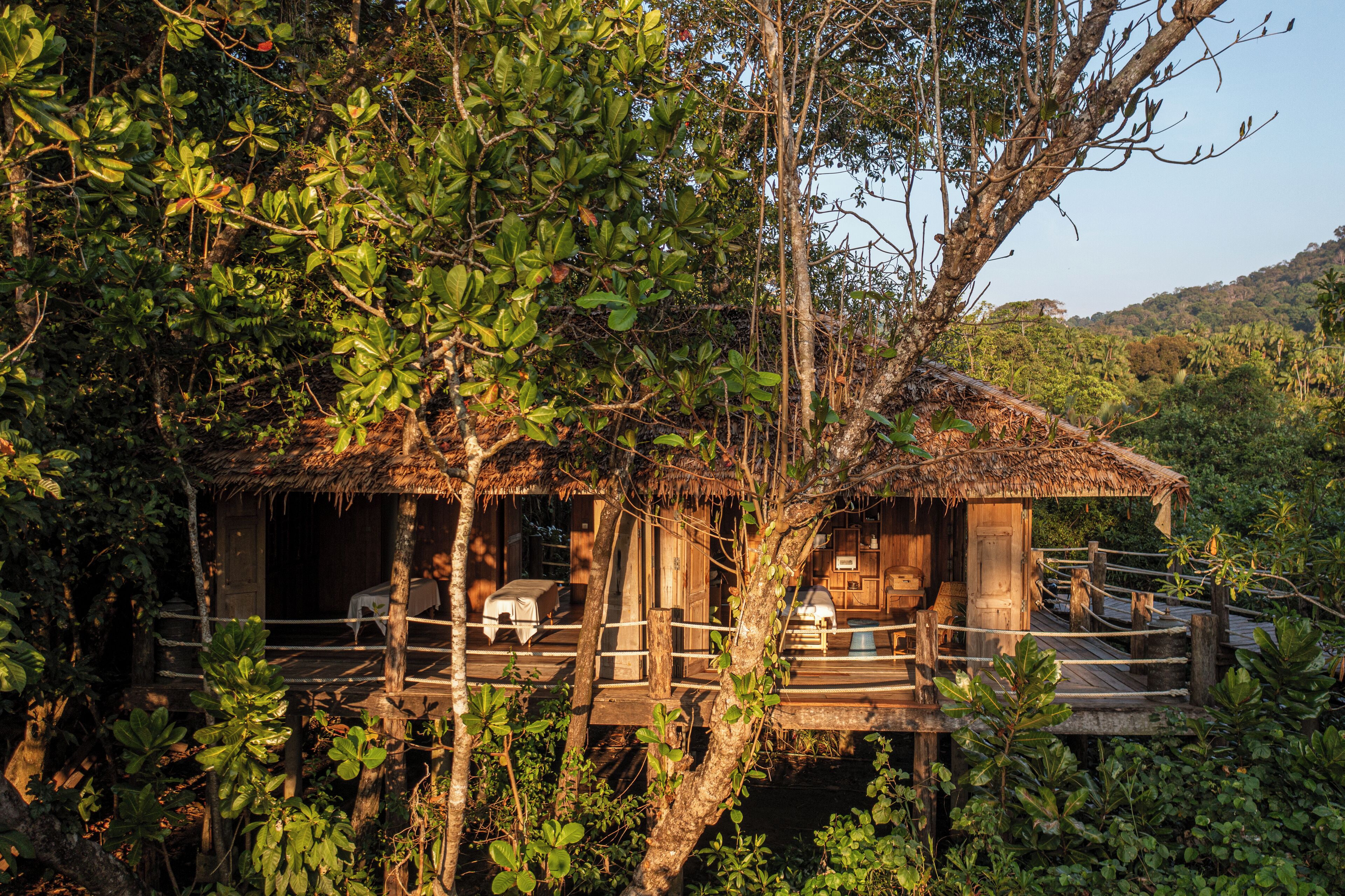 Perawatan tubuh, aromaterapi, pijat jaringan dalam, dan pijat Swedia
