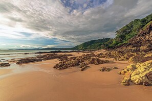 Beach/ocean view - Wa Ale Resort (We Ale Island)
