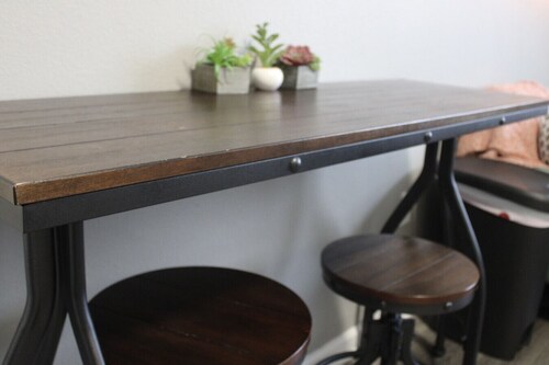 Downtown Comfort: Capital Manor Getaway