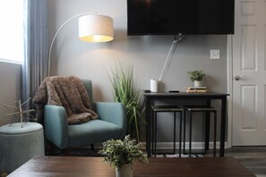 Interior - Capital Hideout #3: New Downtown Luxe King Suite (Little Rock)